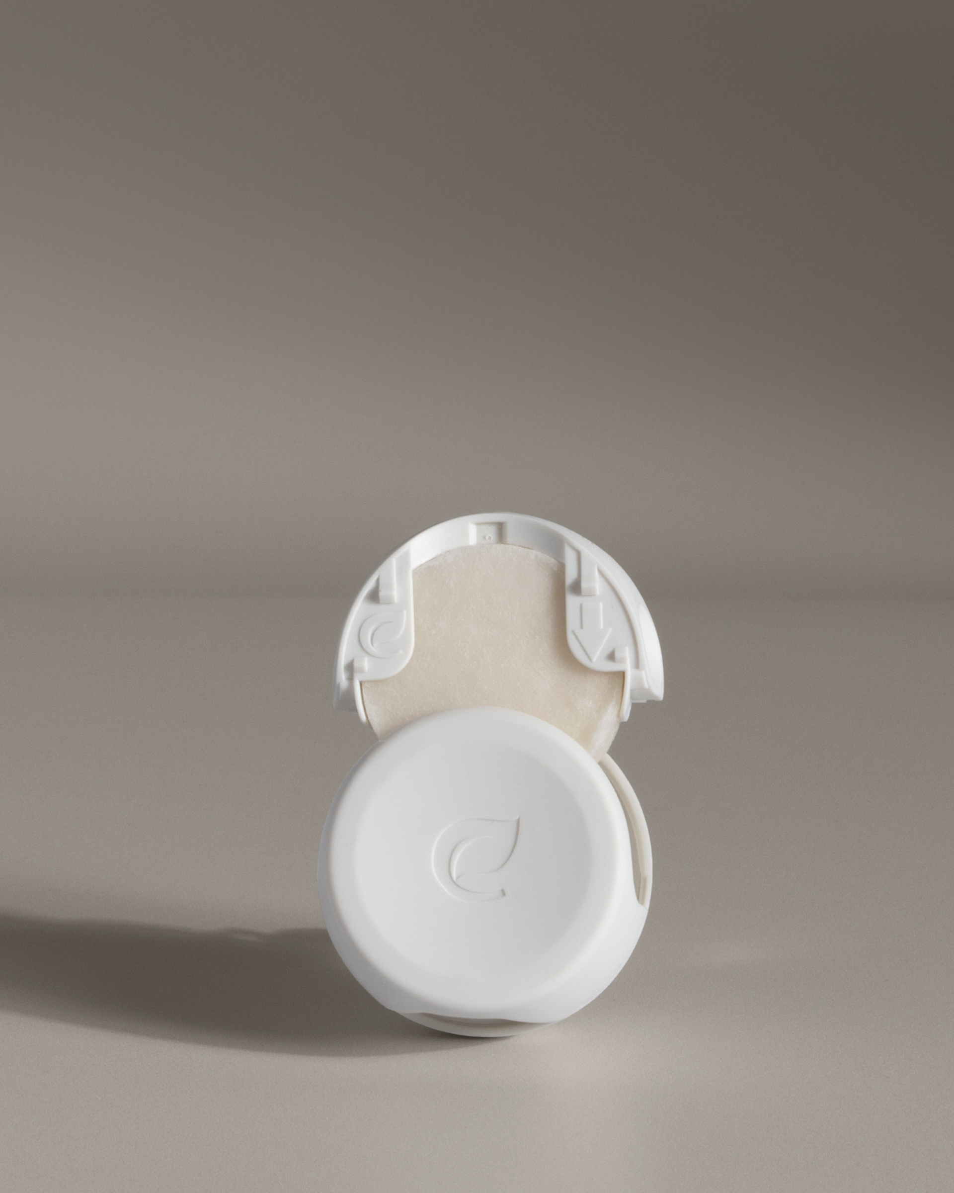 Plug Hub warmer accessory and scent pod refill  (Plug Hub Warmer accessory sold separately)